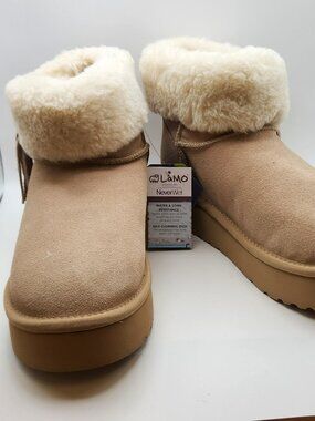 Lamo boots sz 9 Amari platform Sand sheepskin insole NWOB